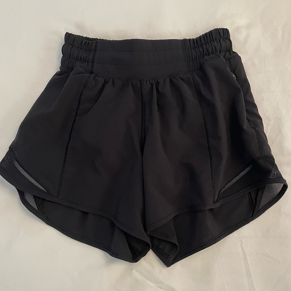 Lululemon Hotty Hot Shorts 4” Like NEW